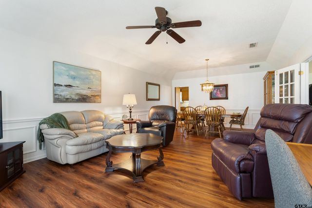 507 Ridgeway, Chandler, TX 75758
