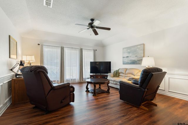 507 Ridgeway, Chandler, TX 75758