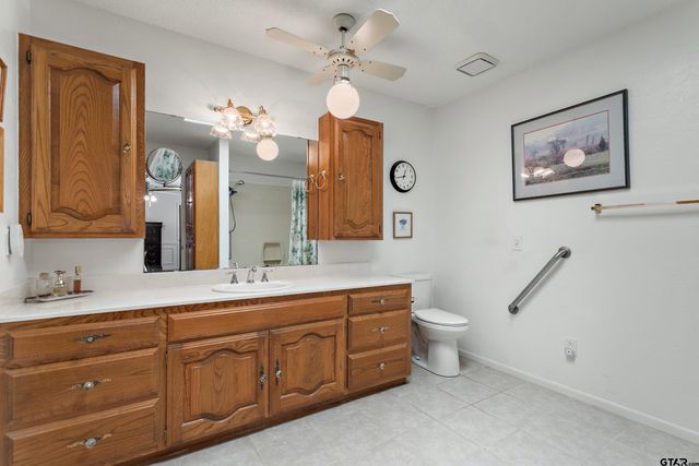 507 Ridgeway, Chandler, TX 75758