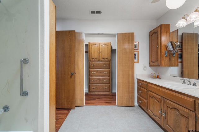 507 Ridgeway, Chandler, TX 75758