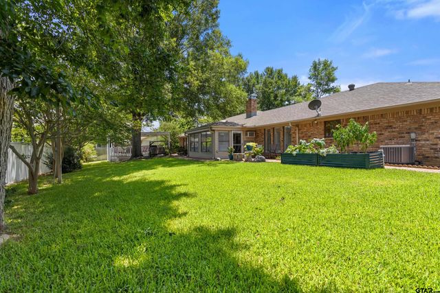507 Ridgeway, Chandler, TX 75758