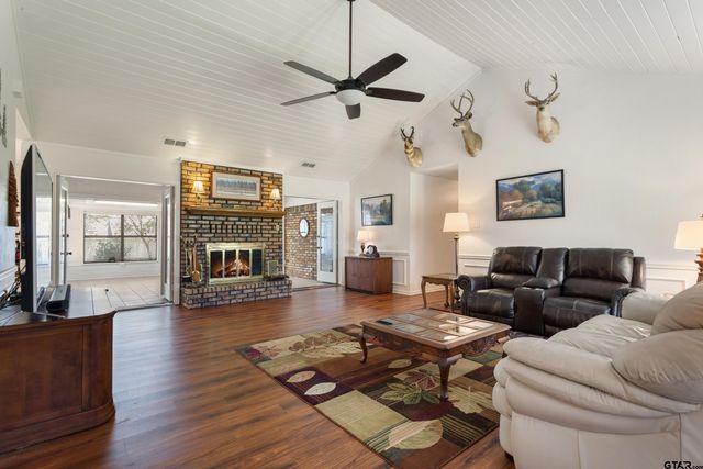 507 Ridgeway, Chandler, TX 75758