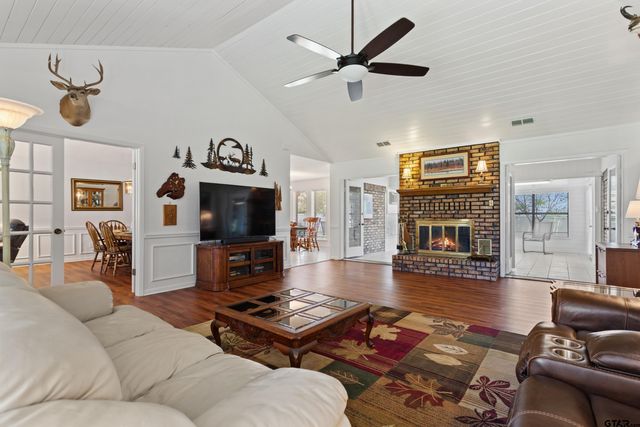 507 Ridgeway, Chandler, TX 75758