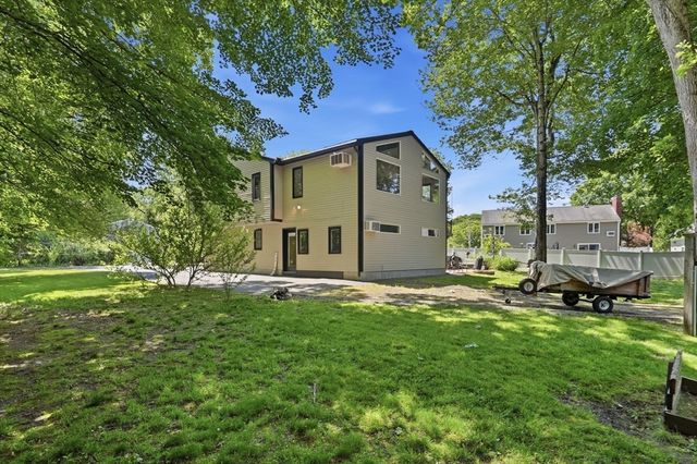 26 Causeway St., Hudson, MA 01749