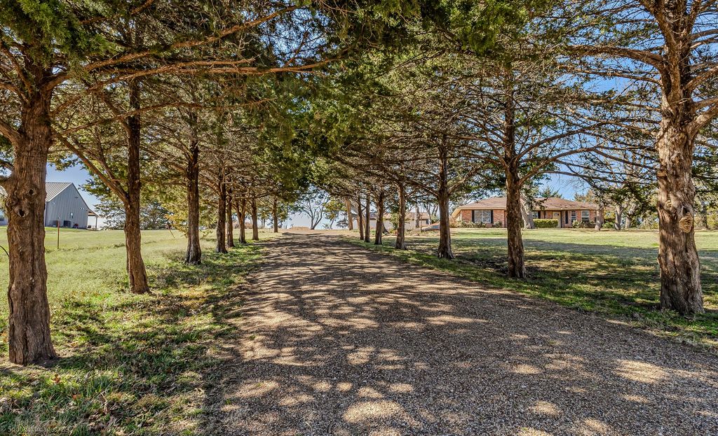 6187 County Road 570, Farmersville, TX 75442