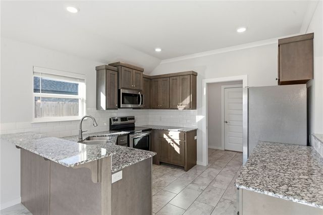 4375 Topeka Avenue, Fayetteville, AR 72704