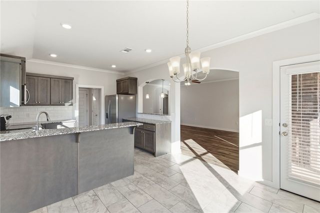 4375 Topeka Avenue, Fayetteville, AR 72704