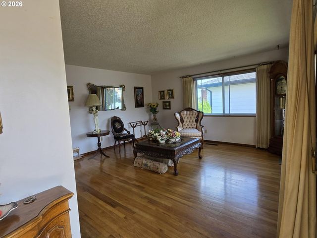 14141 Ne FREMONT Ct, Portland, OR 97230