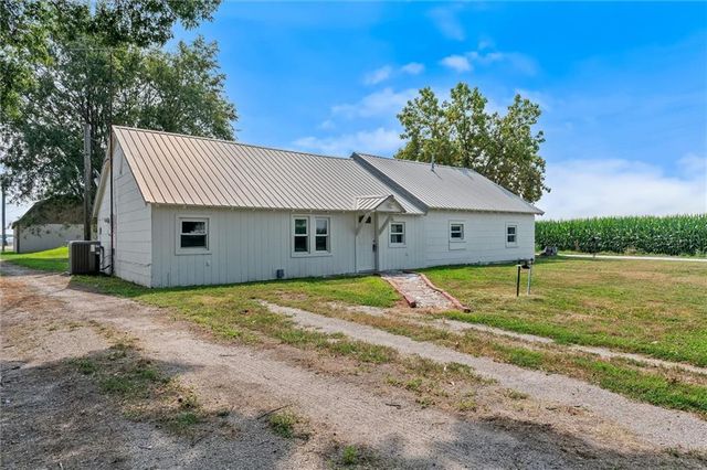 35317 Floyd Circle, Orrick, MO 64077