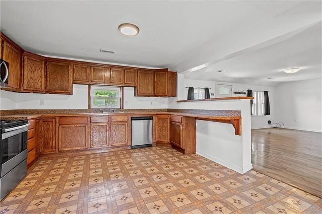 35317 Floyd Circle, Orrick, MO 64077