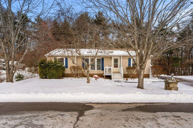 17 Lilac Court, Raymond, NH 03077