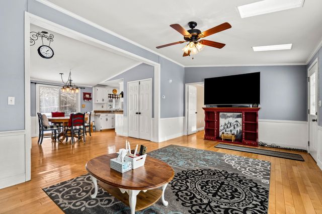 17 Lilac Court, Raymond, NH 03077