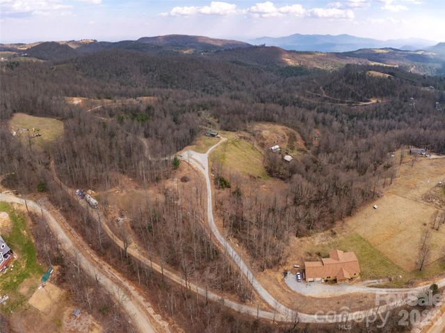 220 Simply Grateful Drive, Hendersonville, NC 28792