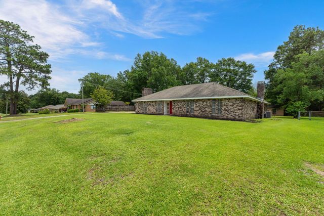 113 Tanglewood Dr., Hattiesburg, MS 39402
