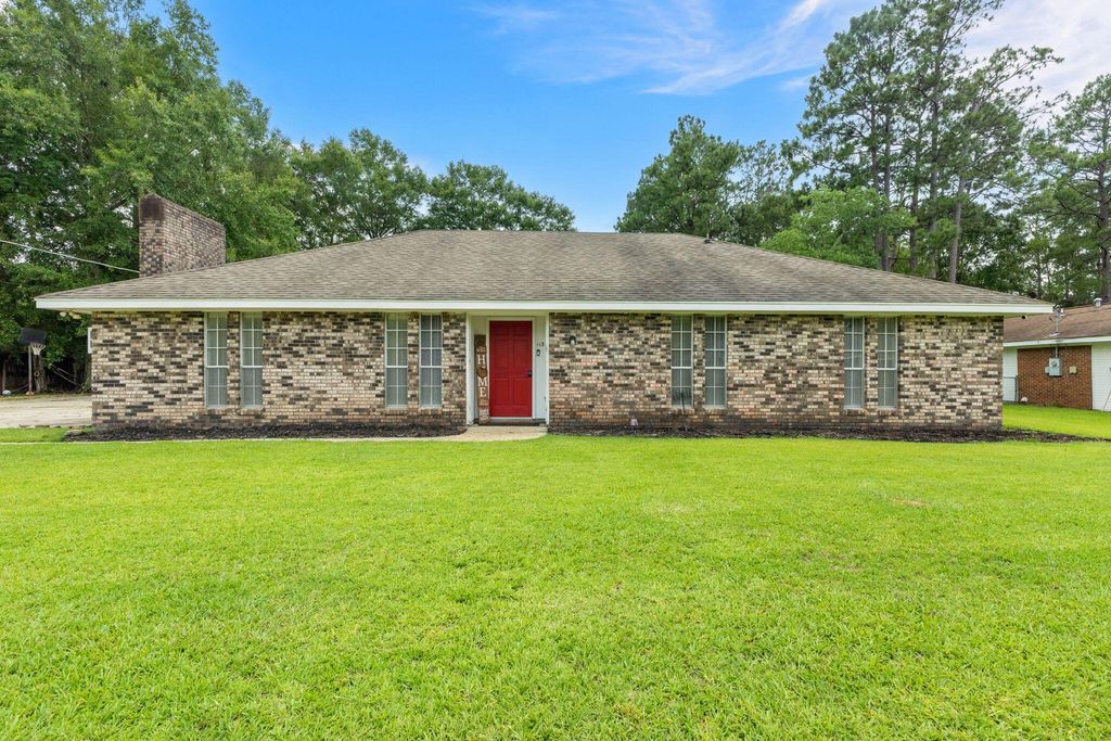 113 Tanglewood Dr., Hattiesburg, MS 39402