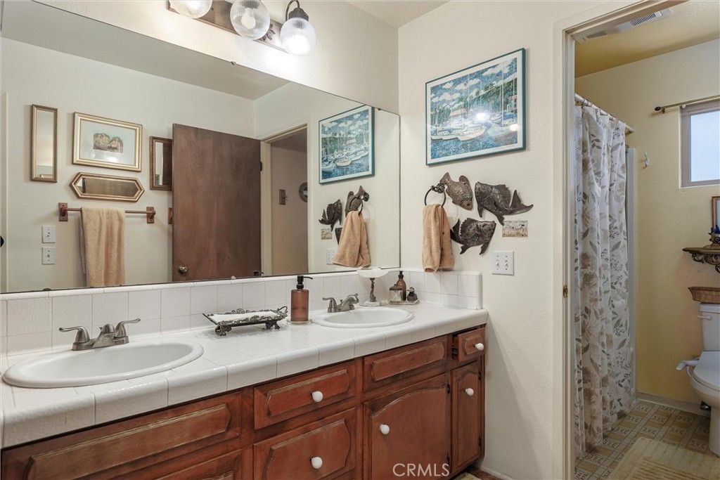 Image 13 of property listing at 2023 Circle, Cayucos, CA 93430