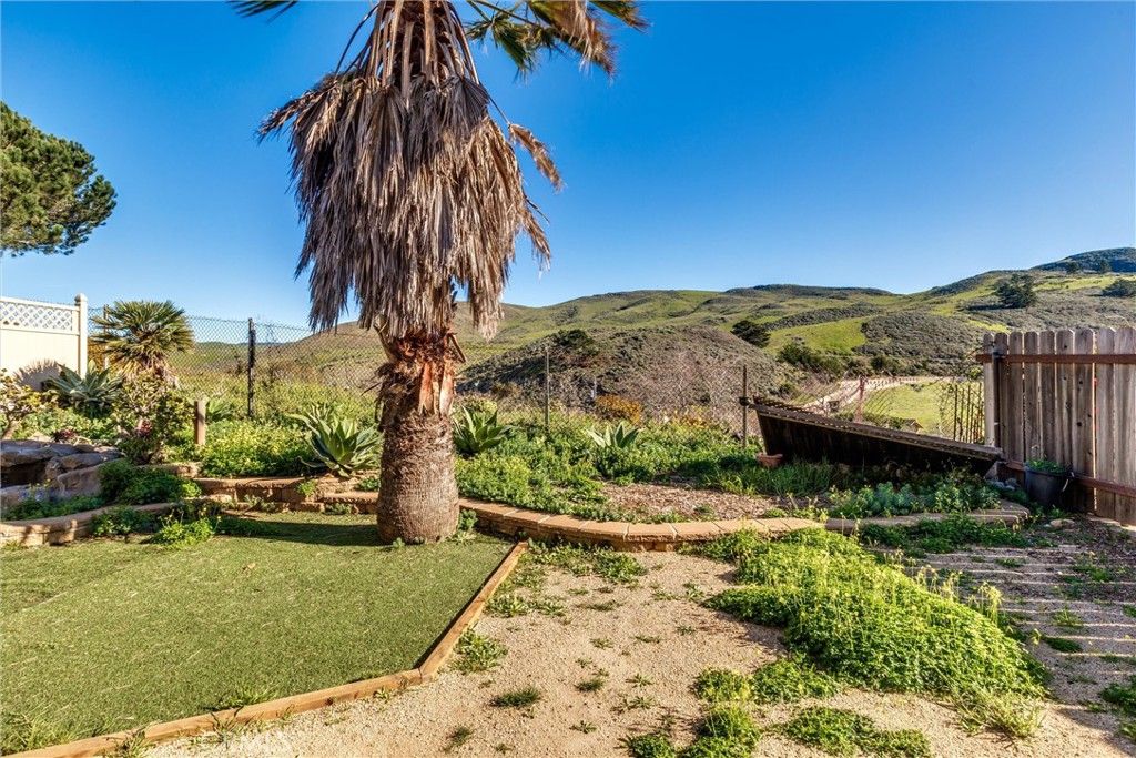 Image 32 of property listing at 2023 Circle, Cayucos, CA 93430