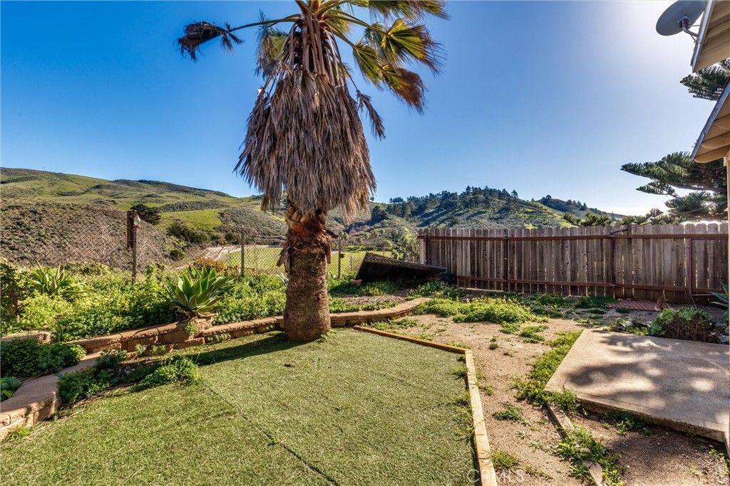 Image 34 of property listing at 2023 Circle, Cayucos, CA 93430