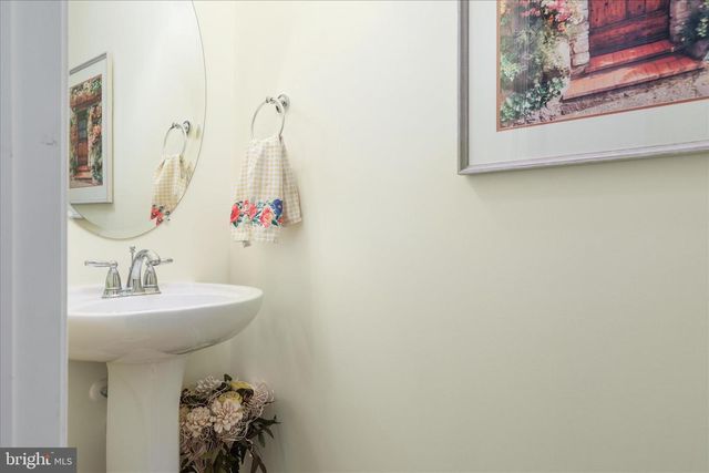 207 KINTYRE LN, Stephens City, VA 22655