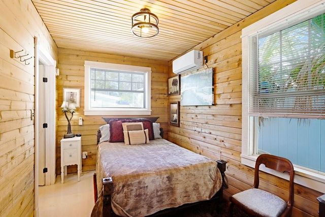 8407 INTERBAY BOULEVARD, Tampa, FL 33616