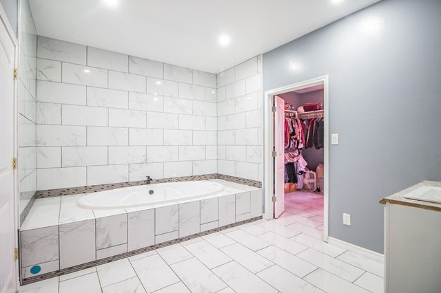 7710 County Rd 5800, Shallowater, TX 79363