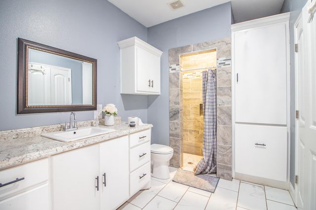 7710 County Rd 5800, Shallowater, TX 79363