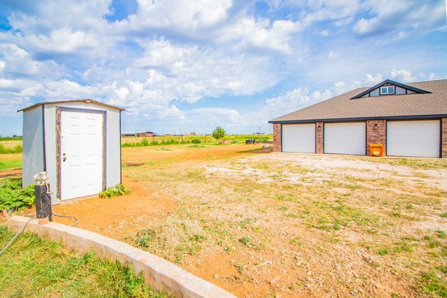 7710 County Rd 5800, Shallowater, TX 79363