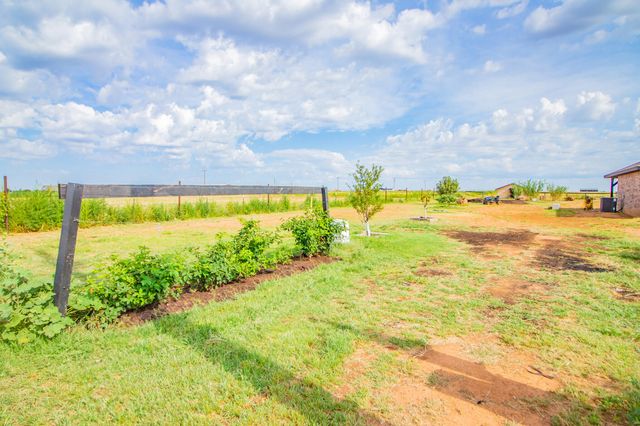 7710 County Rd 5800, Shallowater, TX 79363