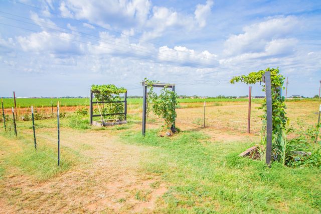 7710 County Rd 5800, Shallowater, TX 79363