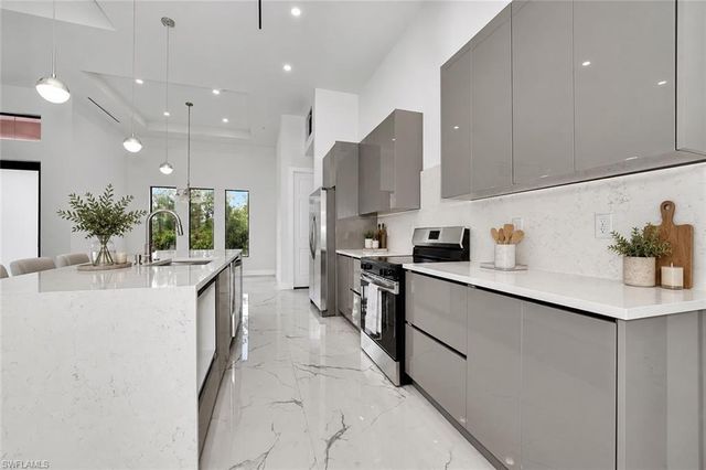 3207 E 10th ST, Lehigh Acres, FL 33972