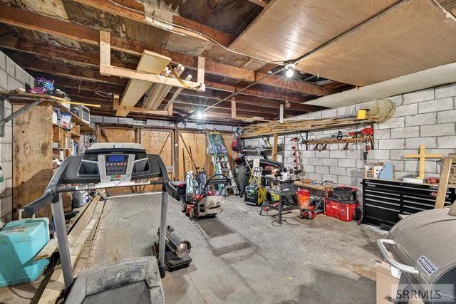 40 W 3rd N, St Anthony, ID 83445