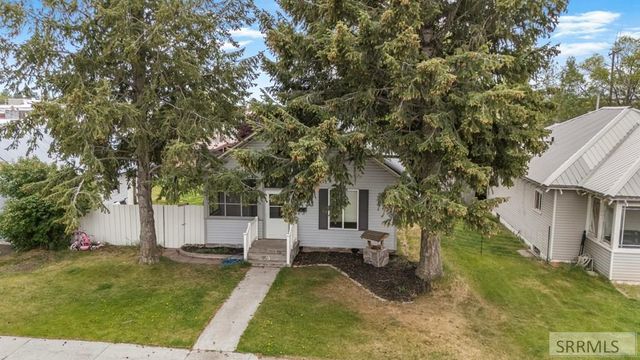 40 W 3rd N, St Anthony, ID 83445