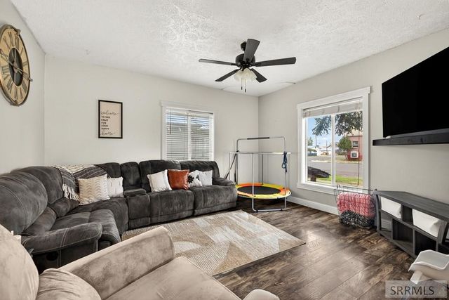 40 W 3rd N, St Anthony, ID 83445