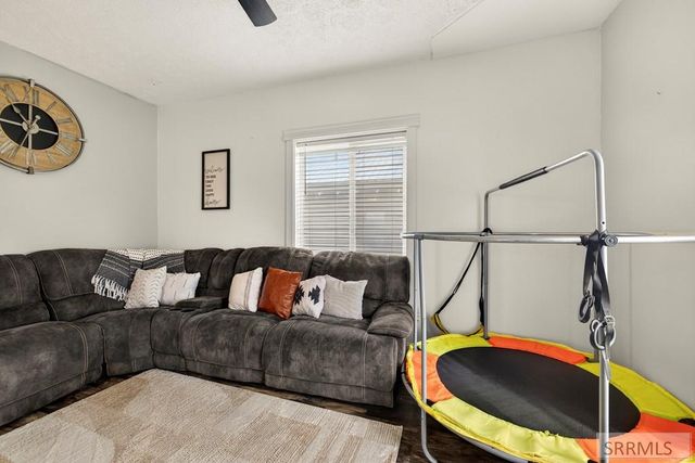 40 W 3rd N, St Anthony, ID 83445