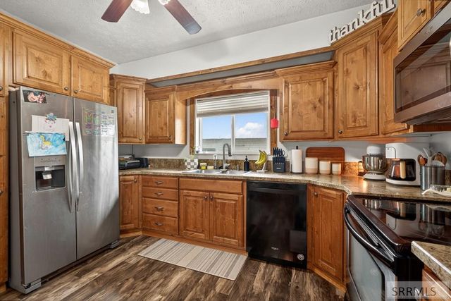 40 W 3rd N, St Anthony, ID 83445