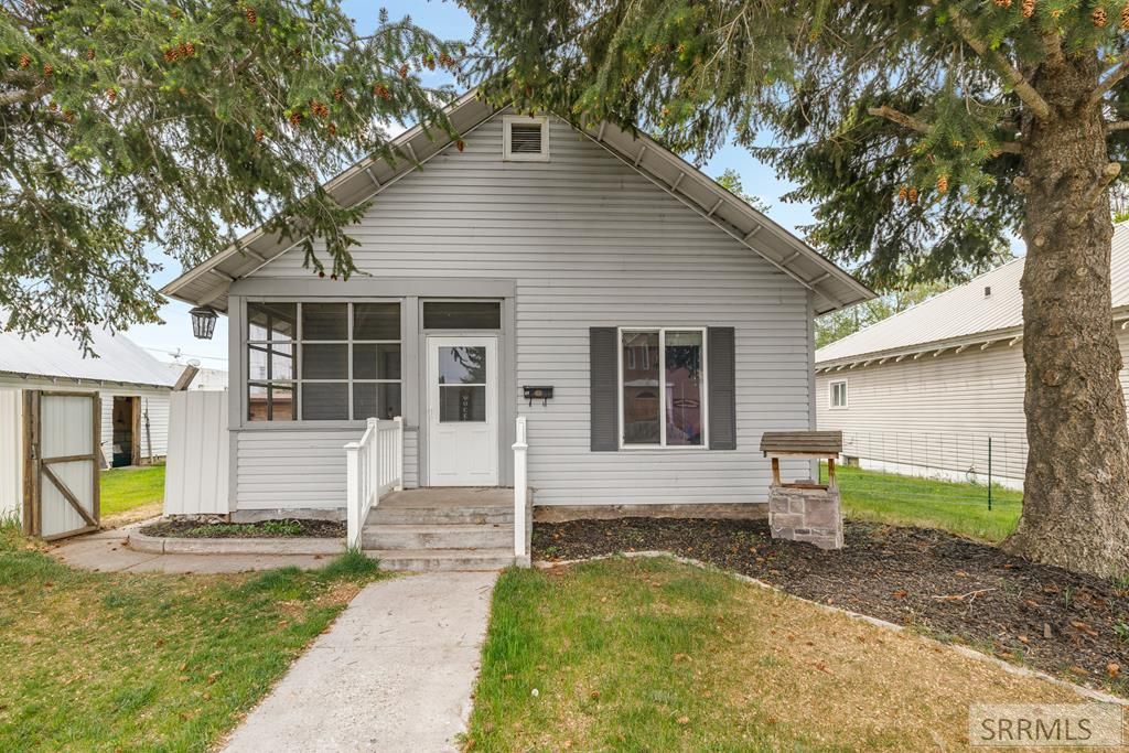 40 W 3rd N, St Anthony, ID 83445