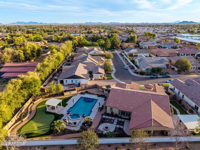 1566 E AQUARIUS Place, Chandler, AZ 85249