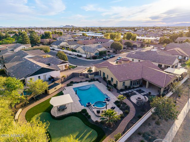 1566 E AQUARIUS Place, Chandler, AZ 85249