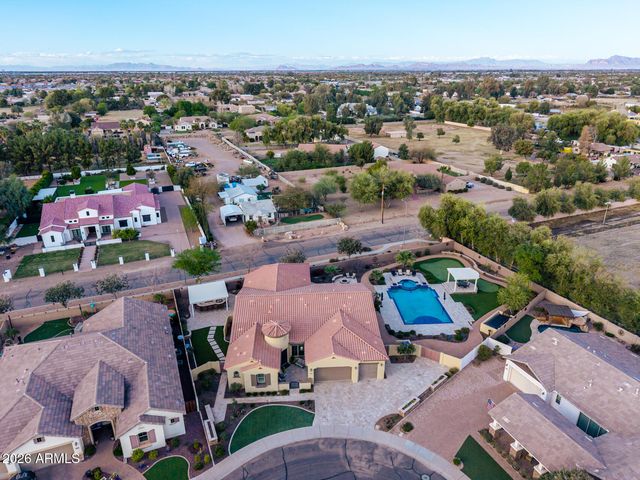 1566 E AQUARIUS Place, Chandler, AZ 85249