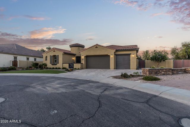 1566 E AQUARIUS Place, Chandler, AZ 85249