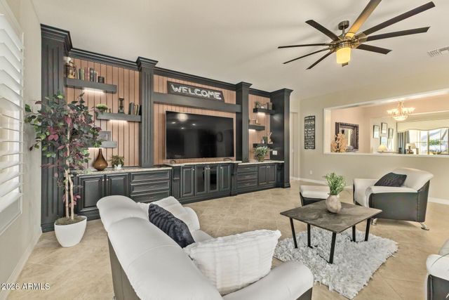 1566 E AQUARIUS Place, Chandler, AZ 85249