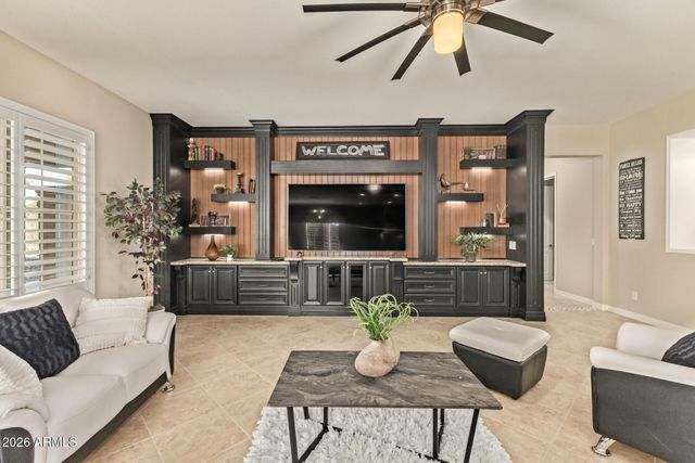 1566 E AQUARIUS Place, Chandler, AZ 85249