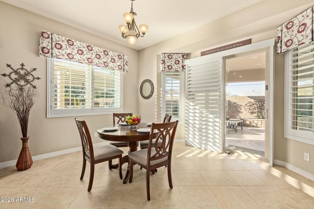 1566 E AQUARIUS Place, Chandler, AZ 85249