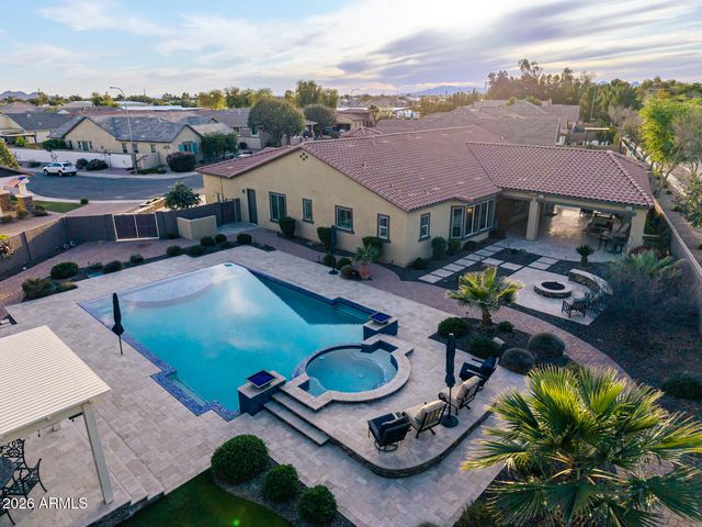 1566 E AQUARIUS Place, Chandler, AZ 85249