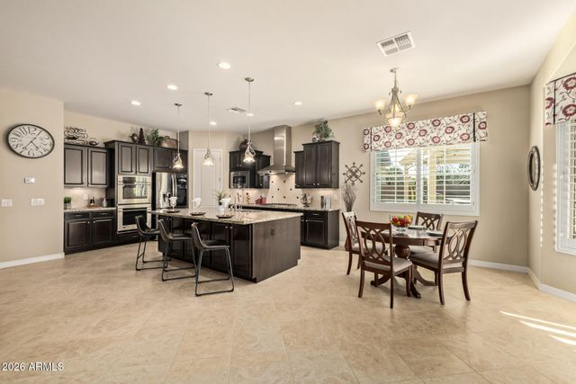 1566 E AQUARIUS Place, Chandler, AZ 85249