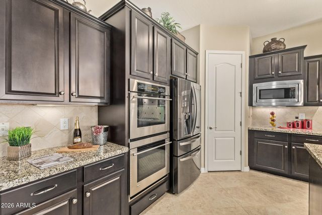 1566 E AQUARIUS Place, Chandler, AZ 85249