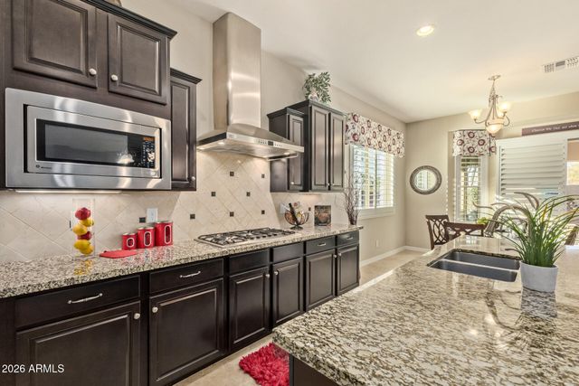 1566 E AQUARIUS Place, Chandler, AZ 85249