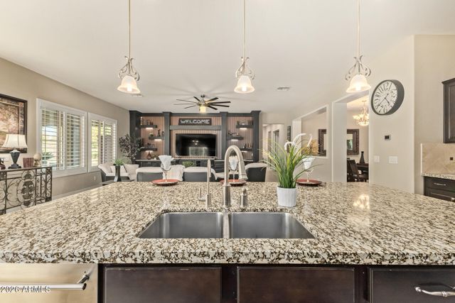 1566 E AQUARIUS Place, Chandler, AZ 85249