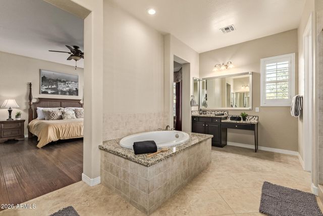 1566 E AQUARIUS Place, Chandler, AZ 85249