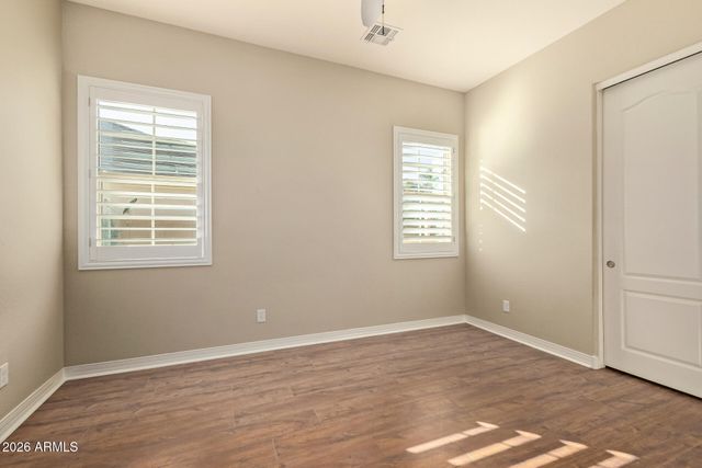 1566 E AQUARIUS Place, Chandler, AZ 85249